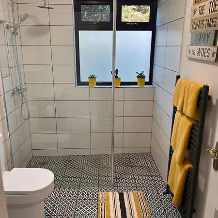 Lägenhet Cosy In The Centre Of Town Tramore