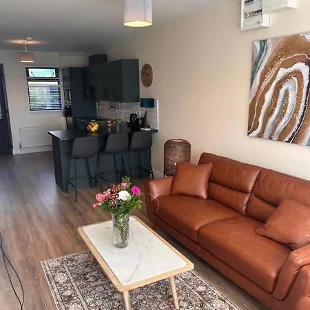 Cosy In The Centre Of Town Apartment Tramore
